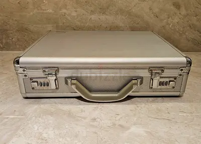 Silver Aluminum Tool/Storage Case with Handle - Good Condition
