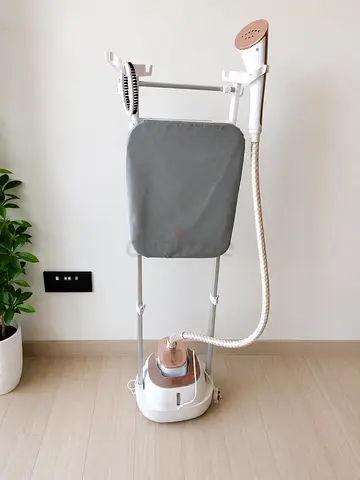 Black & Decker vertical Standing Garment Steamer with Board — used once