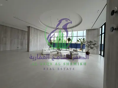 شقة فاخرة للبيع في برج شرفات الشارقة الممزر 3 غرف وصالة بإطلالة بحرية وتراس واسع وباركينغين