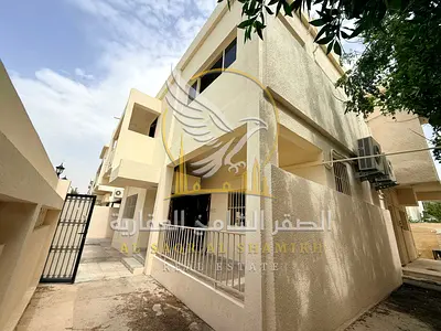 Three bedroom villa for annual rent in Al Raffa Fully renovated Spacious layout Super deluxe finishing Open view Prime location