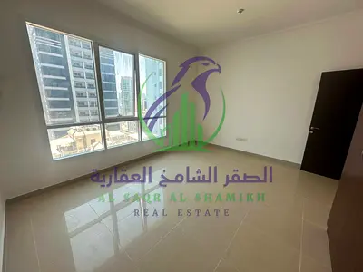 شقة غرفتين وصالة للإيجار في المجاز 2 الشارقة مساحة واسعة خزائن بالحائط غرفة خادمة باركينج موقع مميز قريب من دبي