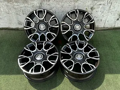 Original Rolls-Royce 21” Black Badge Fiber Carbon Hybrid Wheels