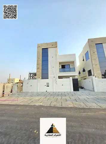 Villa for sale with a built-up area of ​​4,200 sq. ft. and central air conditioning. Bank financing available over a 25-year term, inclusive of regist