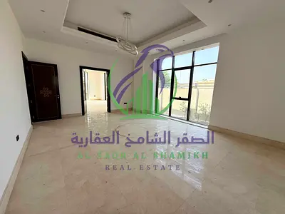 فيلا فاخرة جديدة بالكامل للإيجار تتكون من عشر غرف نوم ماستر واسعة وتتميز بحديقة كبيرة و باركن مع تصميمات داخلية عصرية وتشطيبات فاخرة