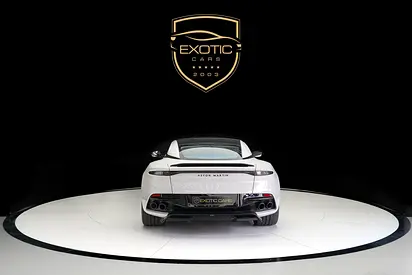2019 Aston Martin DBS 照片 2
