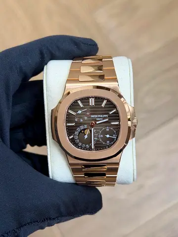 Patek Philippe Nautilus 5712 Rose Gold 1:1 Clone with box and card