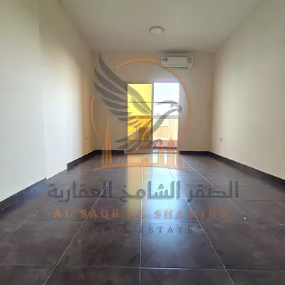 شقة غرفتين وصالة • بلكونة. • موقع مميز وحيوي. • مناسبة للعائلات. • قريبة من الأسواق والمطاعم والخدمات الأساسية.