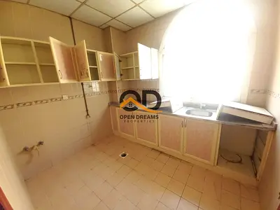 [[ NEAR BUS STATION]] BIG HALL FAMILY BUILDING 1BHK ONLY 30K PRIME LOCATION MUWAILIAH AREA
