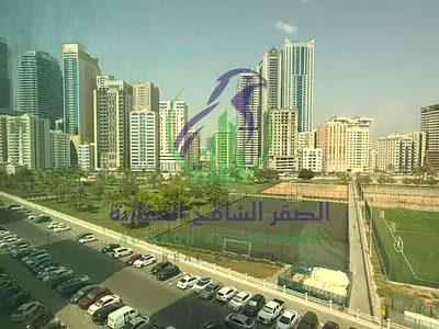 شقة ثلاث غرف وصالة للايجار في المجاز 3 مقابل حديقة الصفيا مباشرة إطلالة مفتوحة على الحديقة ومساحات واسعة جداً مع غرفة تخزين ستور