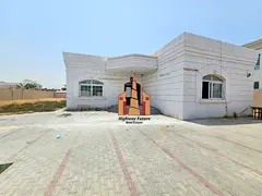 3 Bed room All master room Majlis big yard parking In azra area