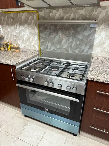 Electrolux 5 Burners Top Gas Oven Electric Digital Cooking Range Sam Like New Condition 90cm