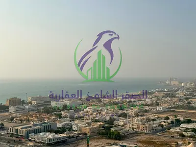 غرفتين وصاله كورنيش الخان مع باركينج مجاني جيم ومسبح مجاني غرفة خادمه خزائن بالحائط بلكونه اطلاله مفتوحه
