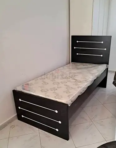 Single Wooden Bed Frame with Headboard and Mattress 90x190 cm