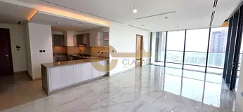 EXPANSIVE | MAIDS ROOM | DOWNTOWN & WATER VIEW