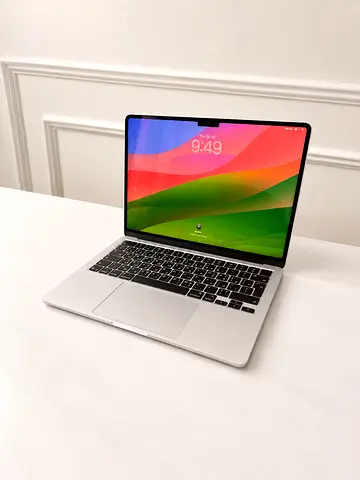 Apple MacBook Air M5 (Silver) - Brand new(2 days) in Best Condition