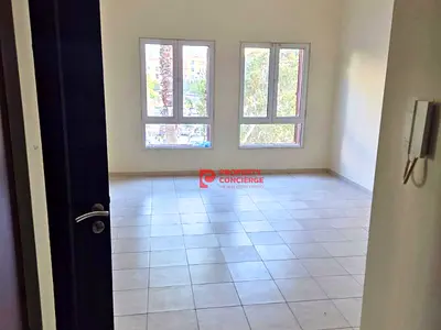 Spacious Studio I Next to Metro Station