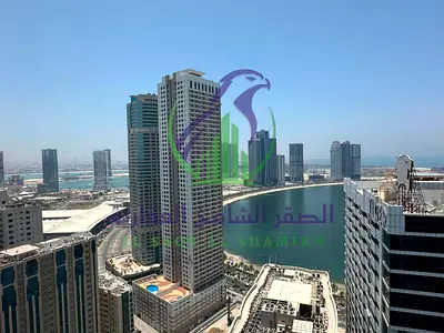 شقة فاخرة ثلاث غرف وصالة للإيجار في التعاون الشارقة برج خمس نجوم تصميم فندقي باركينغ عدد اثنين جيم مسبح والدفع مرن