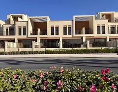 SINGLE ROW | BRAND NEW | AMENITIES VIEW