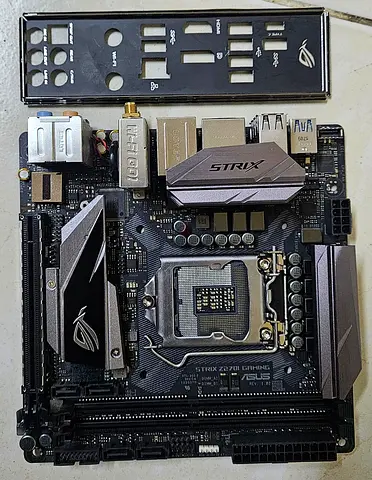 ASUS ROG STRIX Z270I 7th Gen GGAMING LGA 1151 Intel HDMI USB 3.0 Mini ITX Motherboard (Only Board)