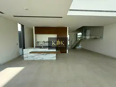 Corner Unit | Single Row | Spacious Layout