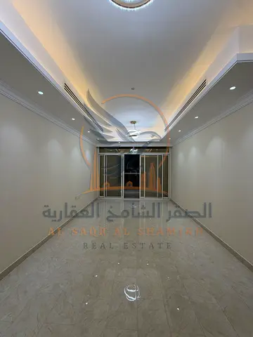 شقه للايجار السنوي ثلاث غرف وصاله منطقه الروضه عجمان موقع مميز سهوله الوصول لمخرج دبي والشارقه