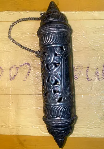 Antique-style message holder