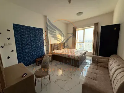 غرفه وصاله مفروشه للايجار السنوي مع باركن خاص موقع مميز بجوار نستو وباطلاله علي المدينه مفروشه فرش كامل بسعر مميز بتسهيلات  بالدفع علي ست  شيكات