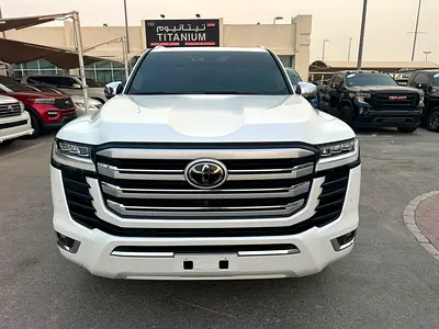 تويوتا لاند كلوزر VXR توين تيربو Toyota Land Cruiser VXR 2023 GCC Specs - Pristine Condition
