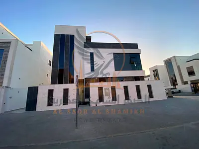 فيلا اول ساكن مع مسبح خاص و مصعد داخلي و تكييف مركزي وتراس و رووف