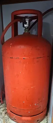 Gas cylinder with Gas with regulator