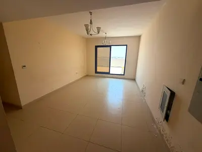 ثلاث وصاله مع الروف بالكامل 3 حمام عرفه ماستر مع خرائن بالحائط الجرف 2 بجوار دلتا عجمان