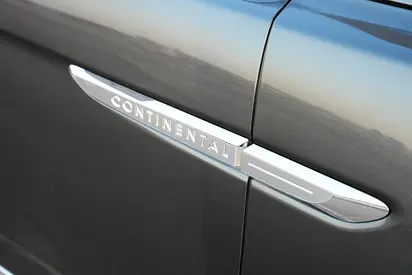 صورة 13 لـ 2020 Lincoln CONTINENTAL