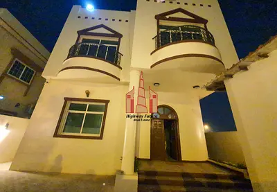 4 Bedroom Hall Majlis wardrobe parking Maids room Near Beach 12 year old 3400 sqft