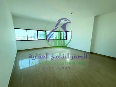 غرفة وصالة في الممزر جيم و مسبح مجاني غرفة نوم ماستر صالة واسعة حمام خارجي إطلالة مفتوحة علي مخرج دبي
