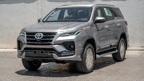 | Toyota Fortuner SR5 4.0L | GCC | 2026 | Specs | 0KM | Brand New