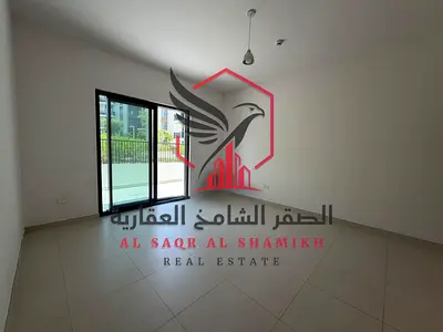 Sea view, free parking, gym and pool. Beautiful bedroom and living room with a large balcony. Excellent finishing. Easy access to Dubai. For rent in M
