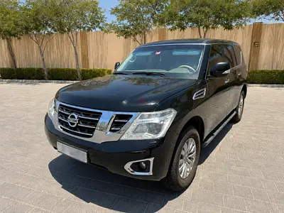 Black Nissan Patrol SE T2 2017 | GCC Specs | Well Maintained | Sparingly Driven | Sunroof