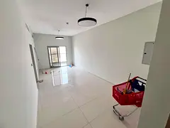 Second tenant, card entry system, two master bedrooms, three bathrooms, balcony with open view