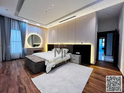 A distinctive 5-bedroom villa with built-in wardrobes is now for sale, including registration fees and furnishings.