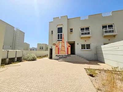 3Bhk Hall maids room gardan parking like new villa,