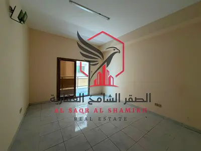 اجمل غرفة وصالة للايجار السنوي في القاسمية المحطة مع بلكونة باطلالة مدينة مفتوحة بموقع مميز صف اول على الشارع العام