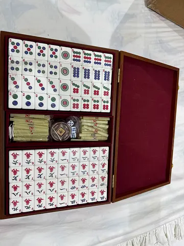 Mahjong set