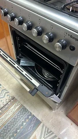 Bompani Stainless Steel cooking range - 5 burner, with small full and big size cylinder