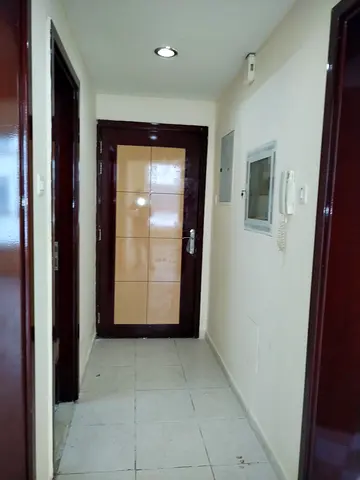 JASMINE TOWERS : RENTAL INVESTMENT 1 BEDROOM HALL CLOSED KITCHEN FOR SALE