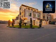 Corner unit, two floors, roof, 6 master bedrooms, private pool, price includes registration and owne