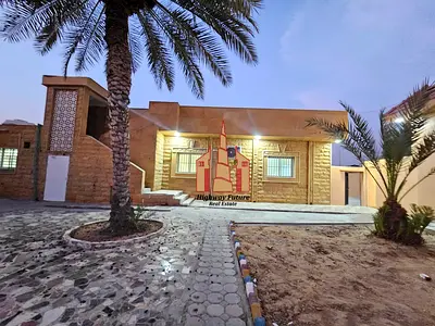 6 Bed room Hall Majlis Maids room wach man room gardan parking like 2 villas 2 yard 150k