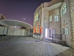6 Bed room Hall Majlis 4 Master room wardrobe Near Beach Maids room 120k,