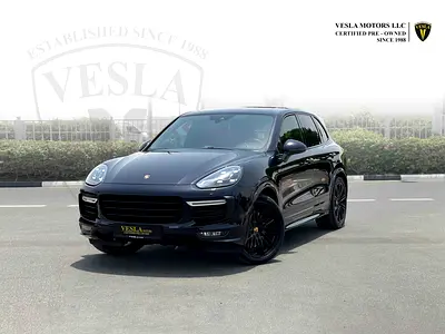 PORSCHE CAYENNE GTS / GCC + 440 HP + SPORT CHRONO + PANORAMIC SUNROOF + BOSE SOUND SYSTEM-1