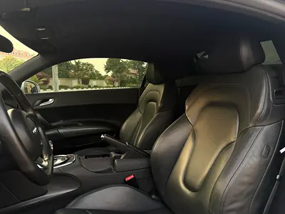 صورة 8 لـ 2011 AUDI R8