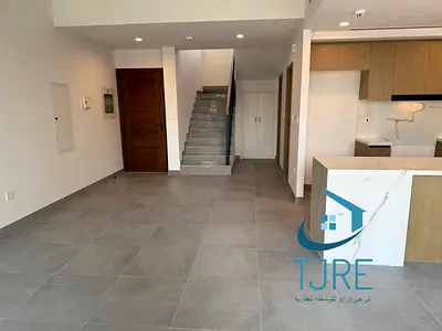 Single row| Private Garden| Motivated Seller